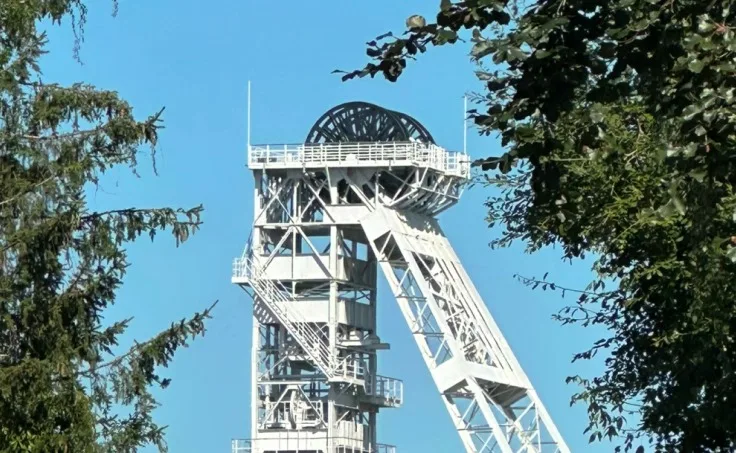 Das Ruhrgebiet: Historische Zeche Fürst Leopold in Dorsten, ein Symbol des industriellen Erbes des Ruhrgebiets, mit Backsteingebäuden und Fördertürmen, die an die Bergbaugeschichte der Region erinnern